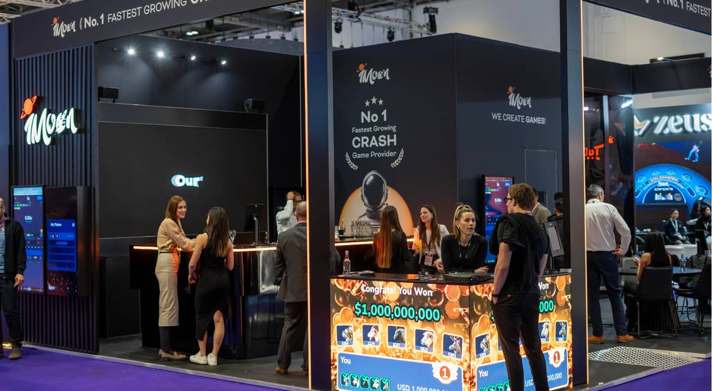 iMoon在2024年伦敦ICE展上通过“Crash Royale”展示提升了游戏体验。 - 3